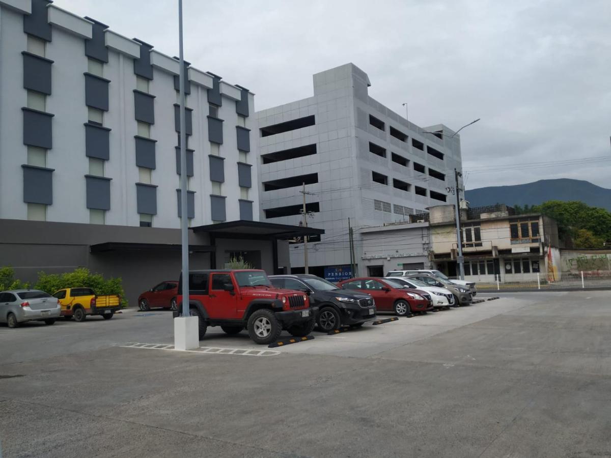 Best Western Santorin Ciudad Victoria Εξωτερικό φωτογραφία